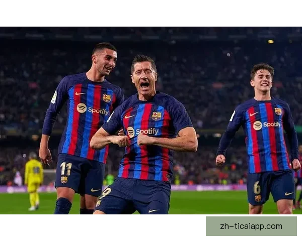 巴塞罗那与皇家马德里激烈对决赛场风云再起
