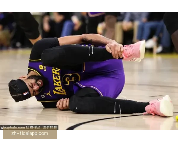 查普斯力挫赫尔辛基火花揭示关键比赛转折与精彩瞬间