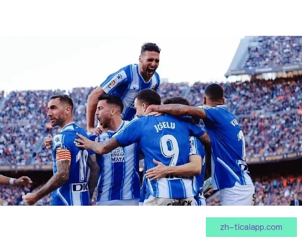 柴斯罕特与怀特豪克激战成和零比零背后的战术博弈与攻防较量解析